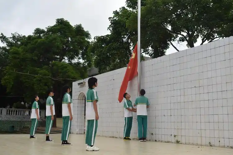 电白区大衙中学召开禁毒宣誓大会