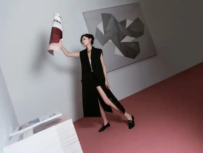 万茜超话@万茜徜徉#安可拉红#的艺术盛宴,与@gucci共同见证经典新生