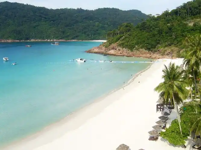 描述: 热浪岛-阳光海滩风景壁纸 当前壁纸尺寸: 1600 x 1200