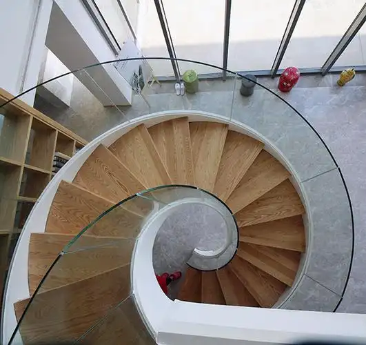 钢木旋转楼梯玻璃扶手