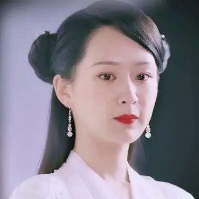 杨紫头像二传注明沈知屿.