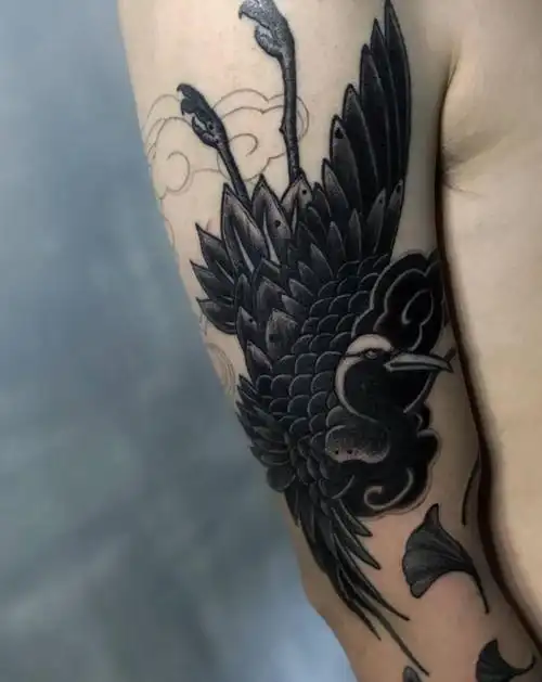 老传统仙鹤纹身图片_手部手臂老传统点刺纹身图案