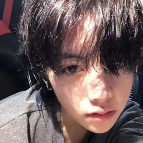 最新韩系风阳光又高冷的帅气帅哥头像照片大全