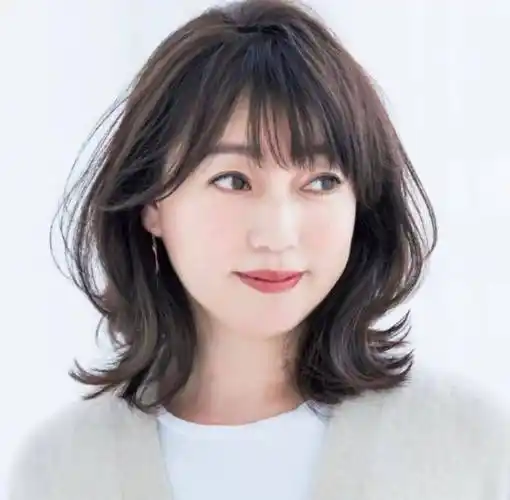 岁女人的头发"宜短不宜长",不信看这4款短发烫,洋气又减龄_女性_发型