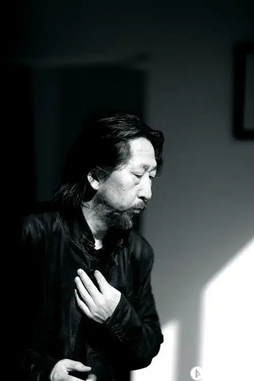 艺术家如何终止"头盖骨政治"所带来的噩梦?|通俗人类学研究|暴力|王广