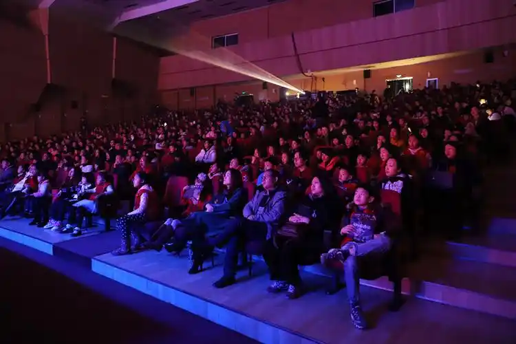 2017年度国家艺术基金大型舞台剧资助项目儿童剧《星际奇遇记》完成