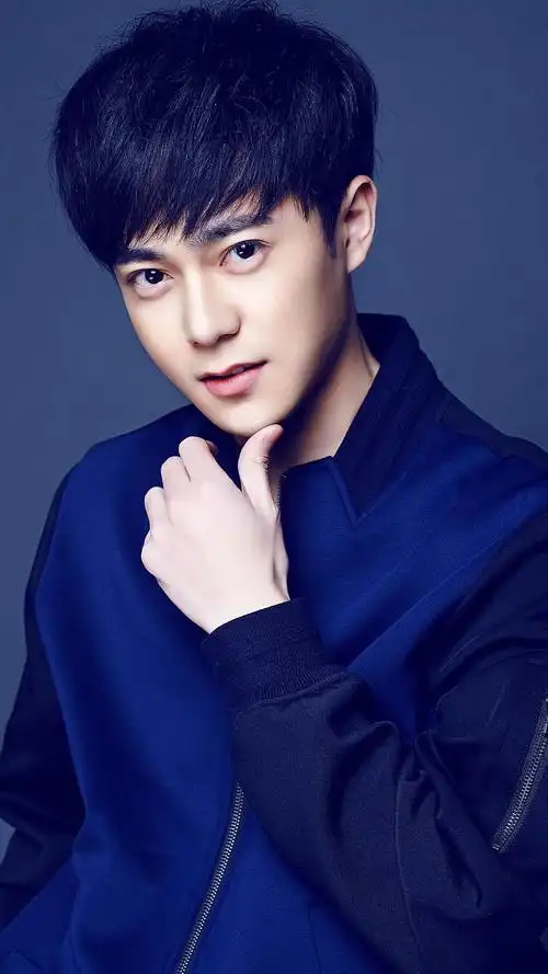 帅气小鲜肉曲哲明