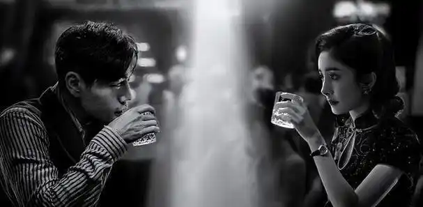 黄志忠与李现的合作便是其中一例,黄志忠饰演李现的父亲,短短镜头间