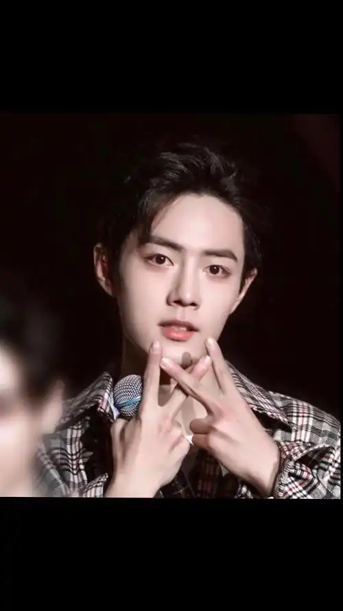 肖战#来一组哥哥的剪刀手