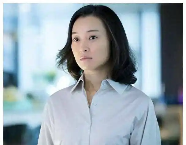 的8位女明星,个个都是老烟工具,有的还让人意想不到_生活_蒋勤勤_那英