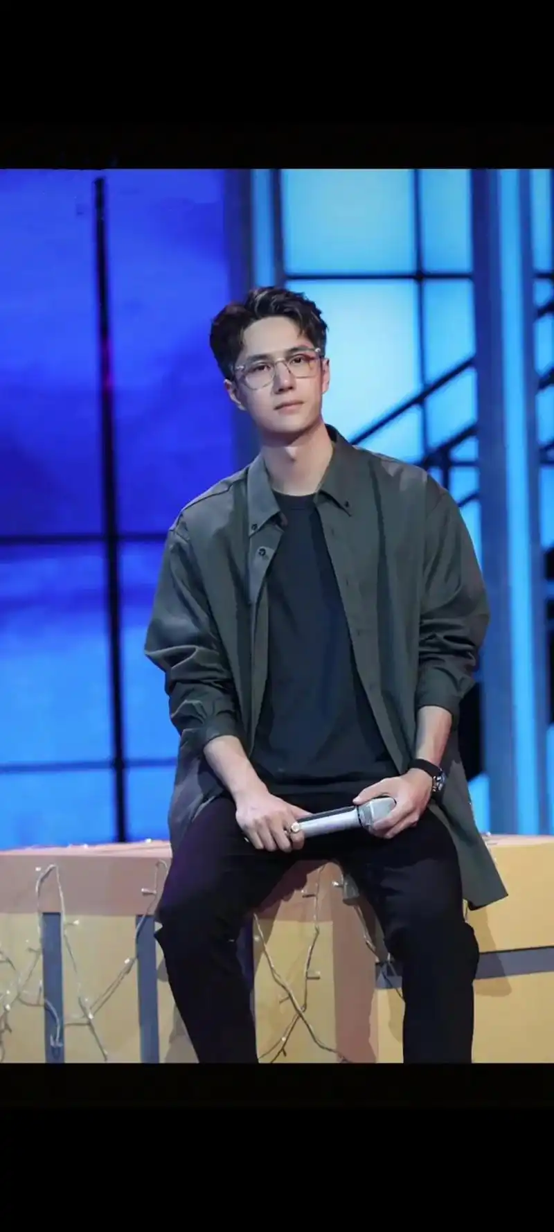 王一博～希望可以陪你一起慢慢变老#天天向上一博老了也是帅帅的 - 抖