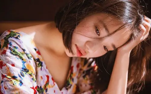 短发美女日系复古写真电脑高清桌面壁纸