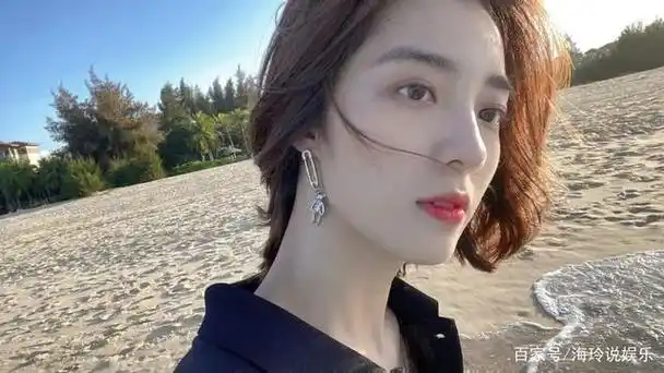 万鹏,屏幕上的彪悍女汉子,现实生活的她,美得让人窒息