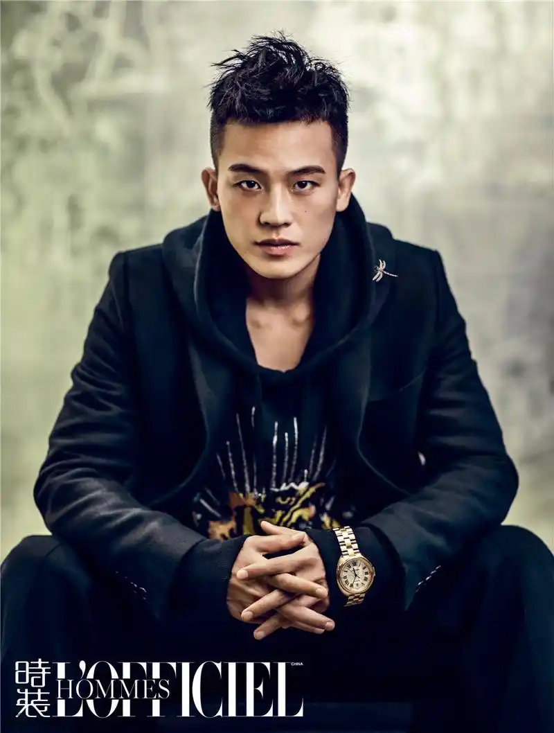 组图:欧豪变禁欲男神 时髦复古演绎贵族雅痞风_高清图集_新浪网