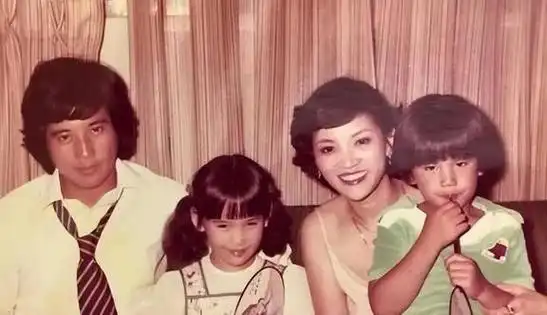 回顾秦汉与林青霞虐恋20年如今他的处境证明周润发没说错