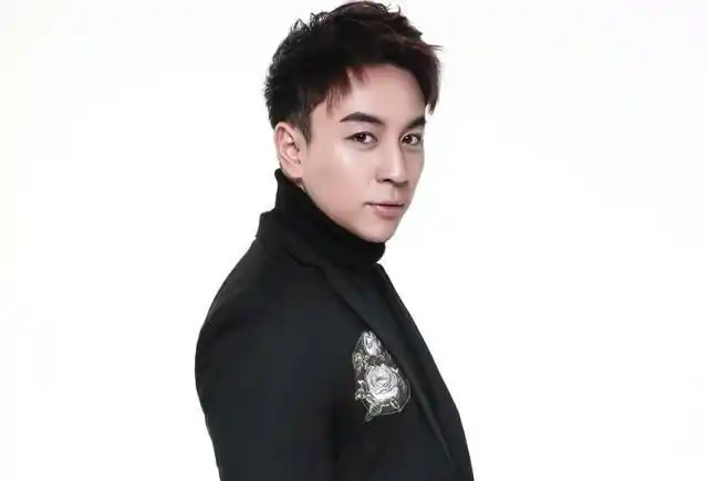 当174cm的释小龙遇上169cm的郝劭文,网友:谁谎报身高一目了然!