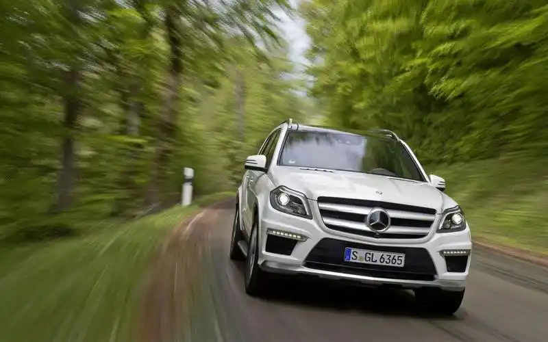 梅赛德斯-奔驰gl63 amg的汽车高清壁纸
