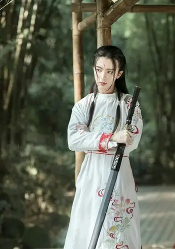 淡辉夕颜,公子如玉,是你执一把青伞,为我许下一世长安)古风汉服真人男