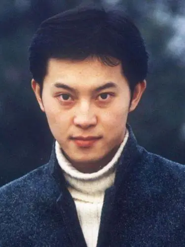 沙溢年轻的时候正的是翩翩少年,名副其实的奶油小生.