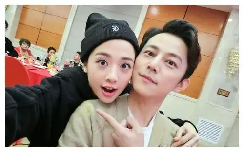 何炅老婆王菁,青岛王菁,本文共(3641字)