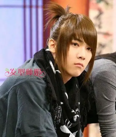 男生怎么扎辫子好看 男孩马尾辫扎法图解