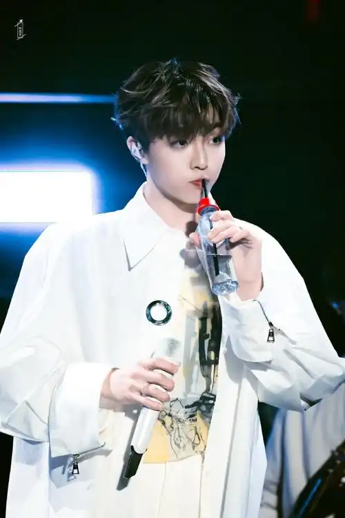 陈立农六周年给粉丝唱生日歌##陈立农0406出道六周年快乐