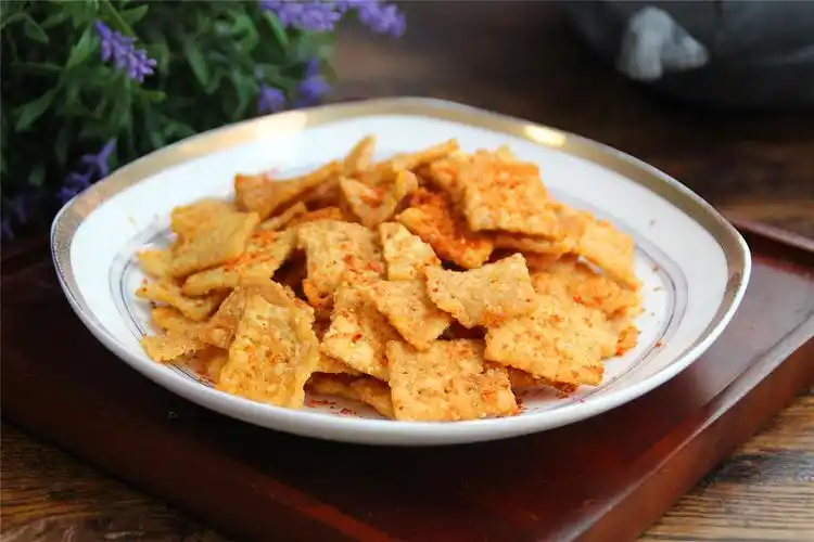 想吃零食不用出去买,教你在家做小米锅巴,焦香酥脆,比买的好吃