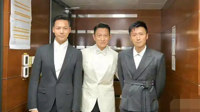 刘德华谢霆锋陈伟霆合照公开网友直呼三代男神同框太养眼