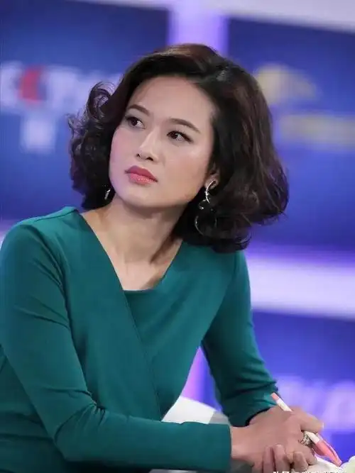 cctv4女主持人名单及图片(cctv4女主持人名单及图片梦桐)-星座梦城