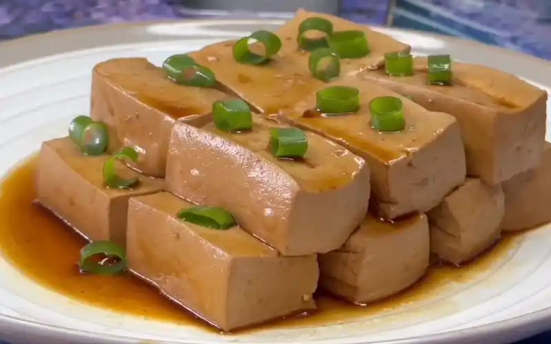 卤水豆腐,粤菜特色招牌菜,香滑入味,简单好吃