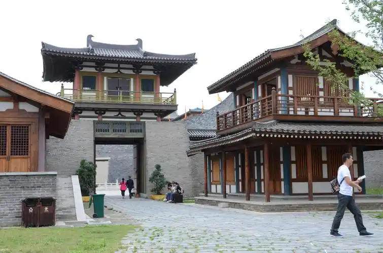 襄阳有座影视基地中国唐城