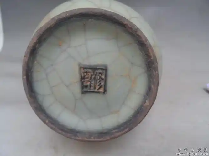 宋朝制官窑铁胎裂纹釉修内司款双耳葫芦瓶摆件古玩瓷器旧货收藏