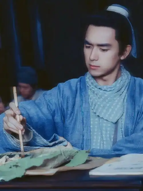 李现#李现古装扮相英气十足,是现有小生里稀缺的英气款.