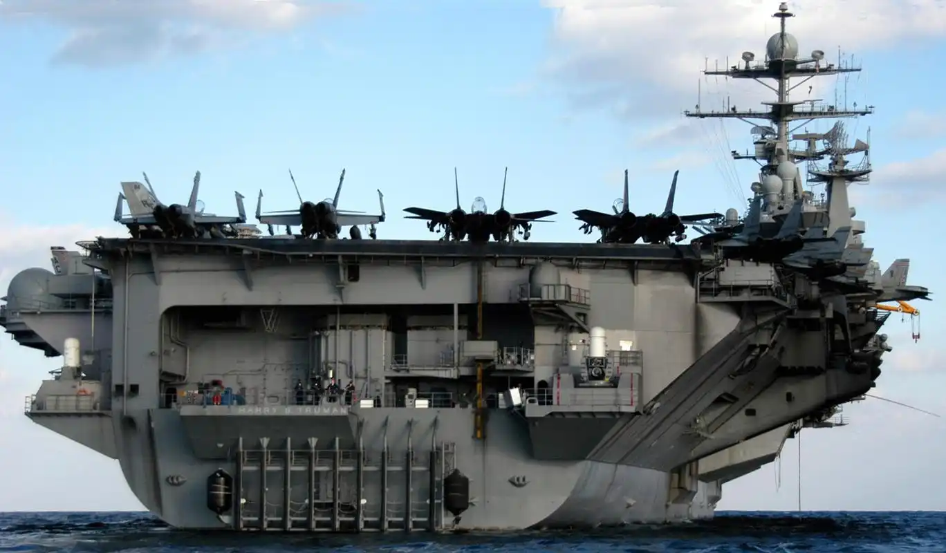 图鉴:"尼米兹"级超级航母"杜鲁门"号10图赏析__凤凰网