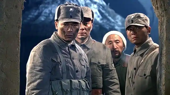 日本鬼子冒充八路军,躲进老乡家,不料真八路军后脚就到,精彩了