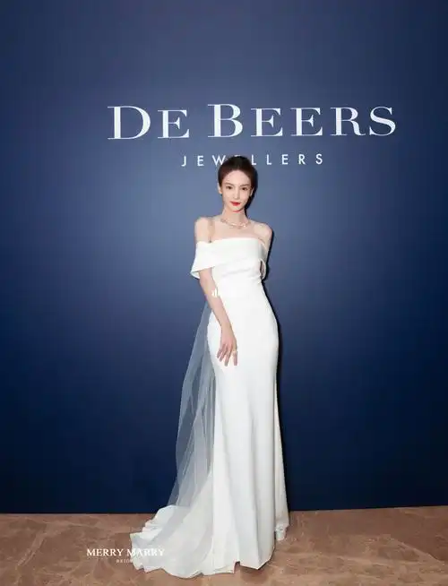 湖州婚纱|金晨白色女神裙_金晨_婚纱_婚纱礼服_日记_缎面_merrymarry