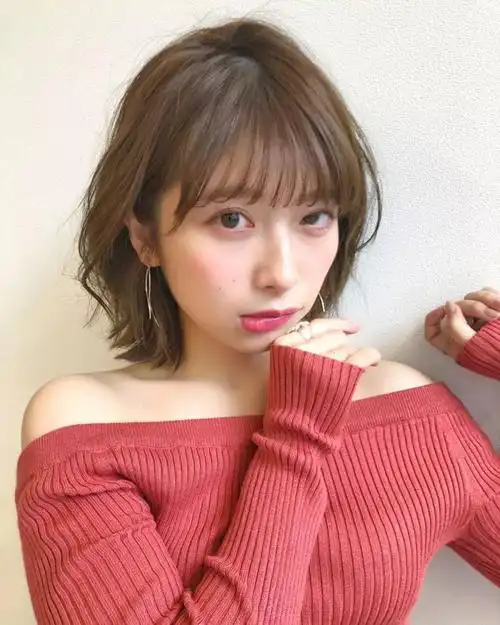 22款热门日系发型告诉你:短发与刘海更配!