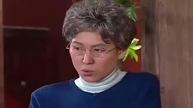 家有儿女:小雪乔装打扮,扮成老奶奶以假乱真,真会玩