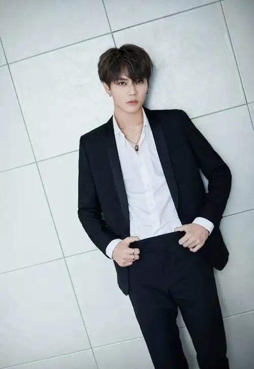 林彦俊绅士帅气写真图片