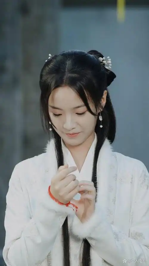 而个人感觉李庚希并没有演出原著中所描写的那种大事英姿飒爽,小事