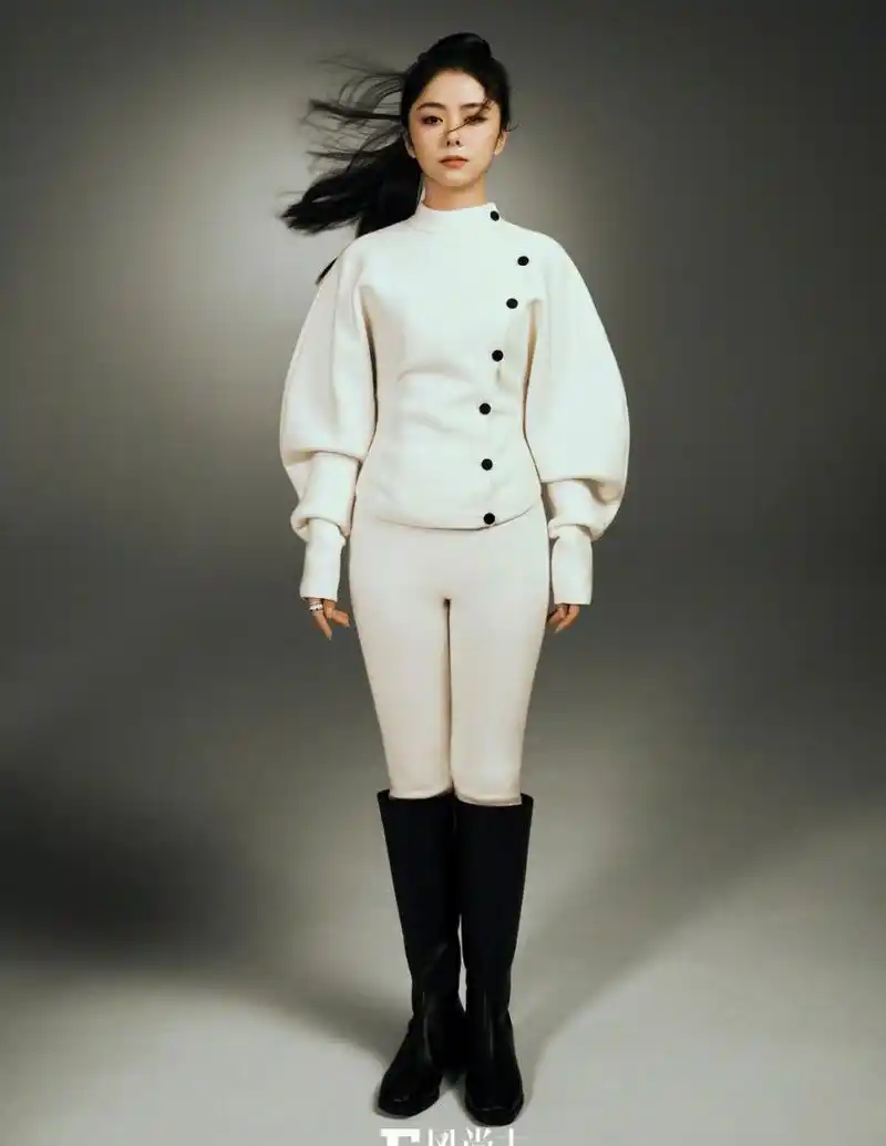 谭松韵seven 《风尚志》十月刊封面释出,高马尾 马术服.