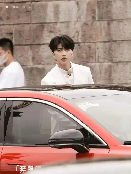 白马王子蔡徐坤