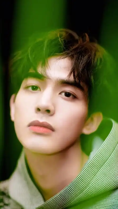 暖心大男孩宋威龙帅气写真