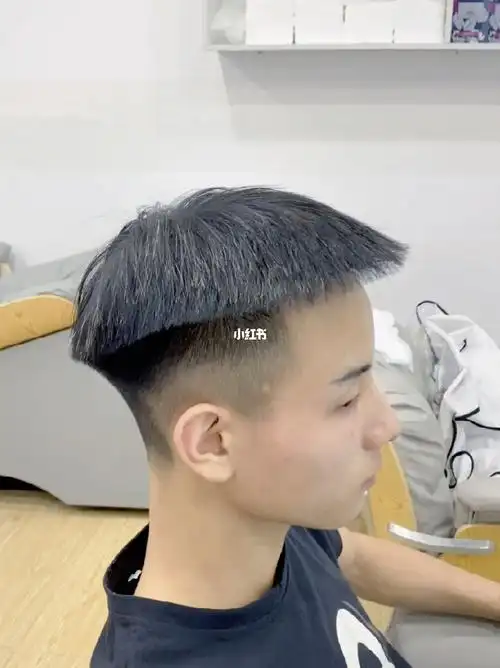 今天去剪了飞机76头整个人都精神了