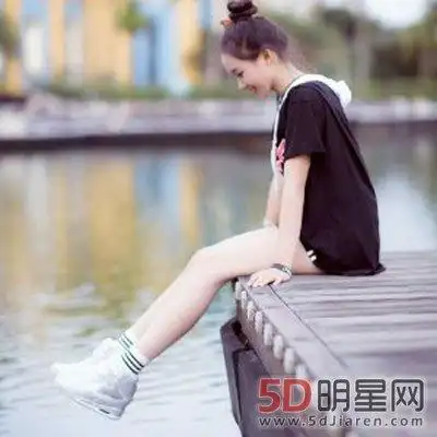 吕小雨八卦微博黑料就是太和平了好像是天生的沙哑嗓