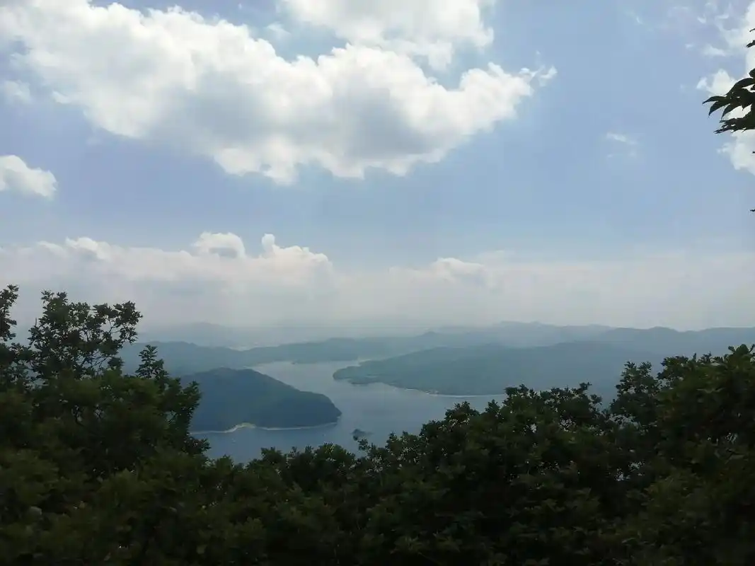 游朱雀山.站东山,望松花江,俯瞰吉林全景,令人心旷神怡,大吉 - 抖音