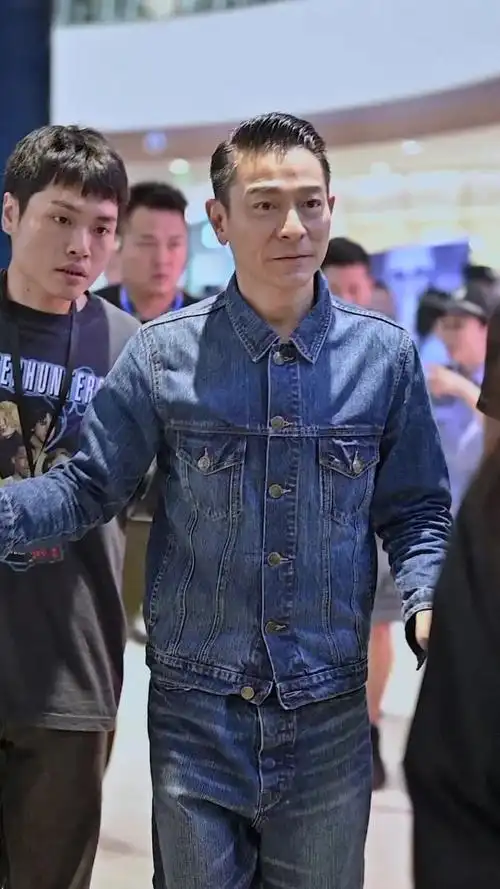 不管多少岁都这么帅气的华仔99-咔咔独家视角