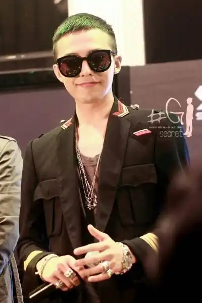 权志龙 平头帅气