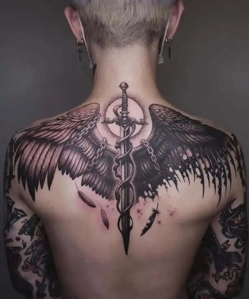 翅膀纹画,大师作品.#无信仰不刺青 #tattoo #纹身手 - 抖音