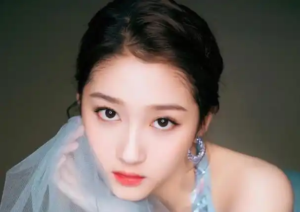 才明白为何鹿晗和关晓彤能七年情深原来不是高攀而是爱情